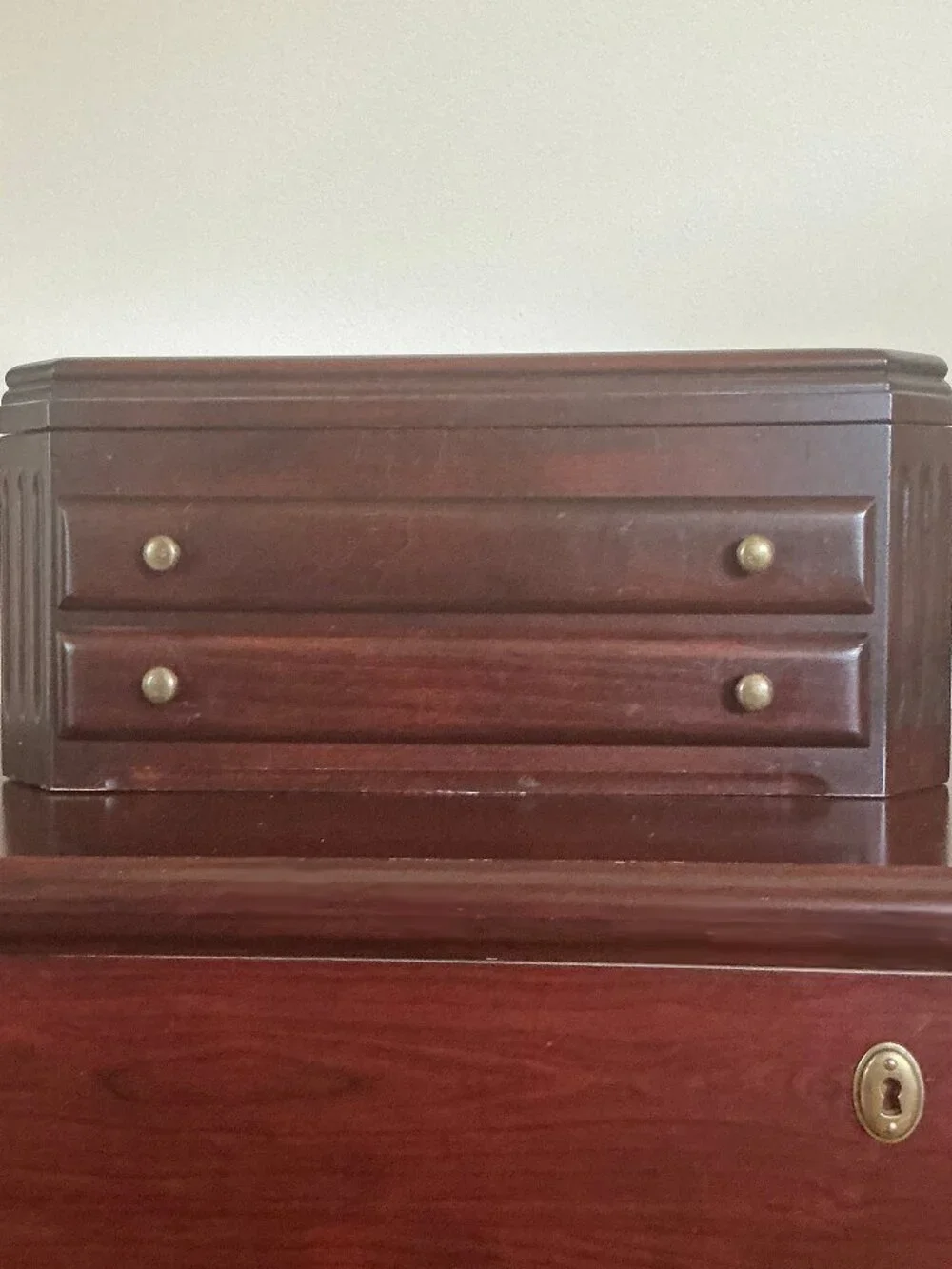VGUC Reed & Barton Cherry 2-Drawer Jewelry Chest / Box w/ Burgundy Velvet Lining